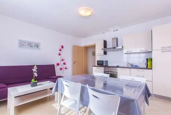 Apartments Dragica 927 Medulin