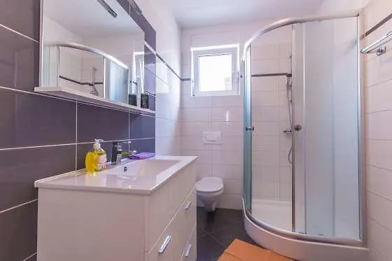 Apartments Dragica 927 Medulin