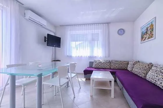 Apartments Dragica 927 Medulin 0*,  Croatia
